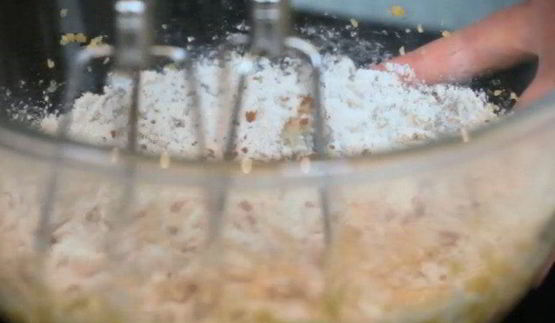 кексы красный бархат с вишневой начинкой