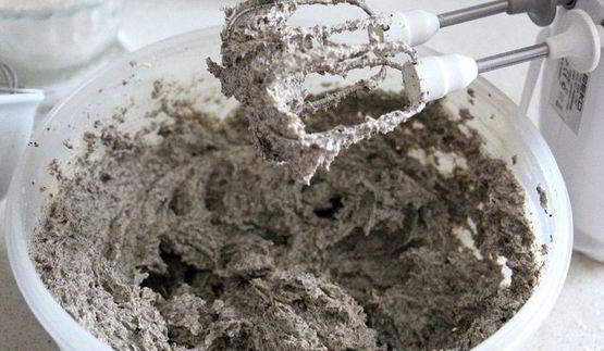 маковые капкейки с изюмом и сливочным кремом