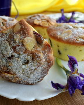 Пасхальные кексы с клюквой