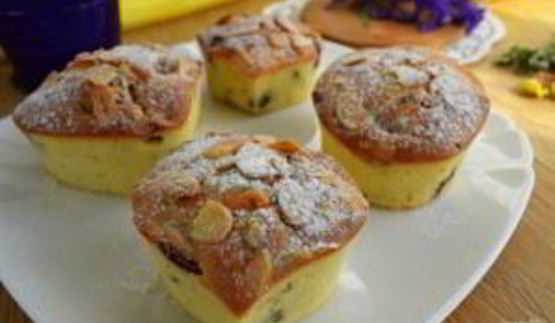 пасхальные кексы с клюквой