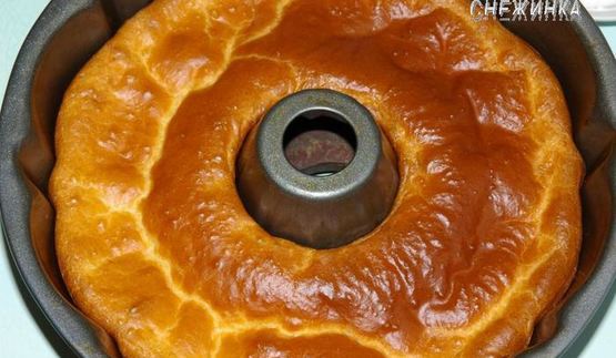 саварен — французская ромовая баба из дрожжевого теста