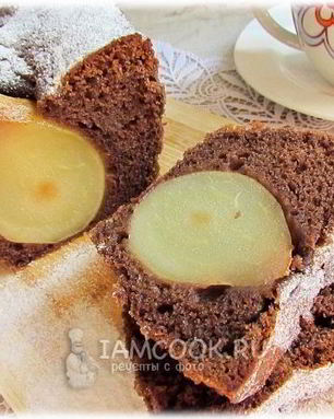 Шоколадный кекс с грушами