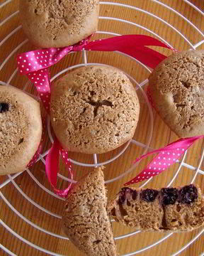 Шоколадные кексы с ежевикой