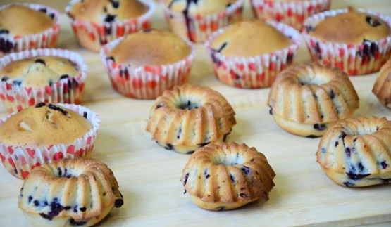 сметанные кексы с черникой