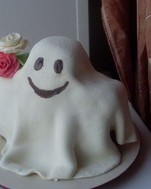 Торт-кекс Дружелюбное привидение на Хэллоуин