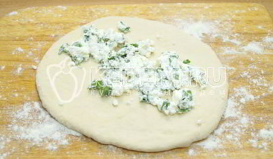 хачапури с брынзой и яйцом