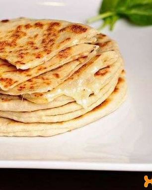 Хачапури с творогом и сыром