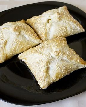 Хачапури слоеный с сыром и творогом