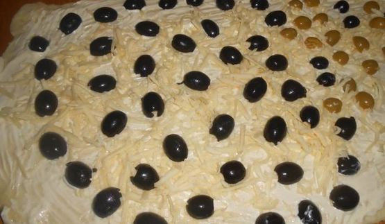 итальянский хлеб с маслинами и оливками