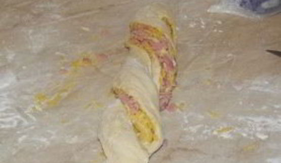 хлеб с колбасой и сыром в хлебопечке