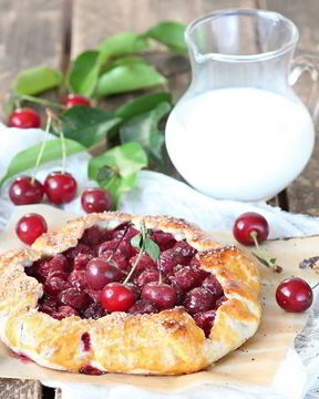 Мини-галеты с вишней для воскресного завтрака