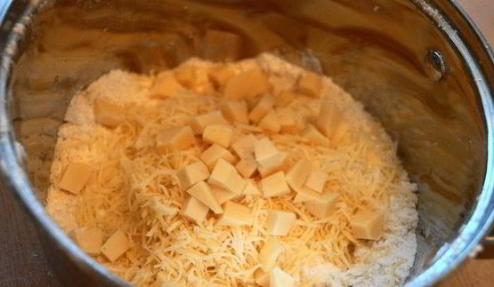 сконы с зеленью и сыром