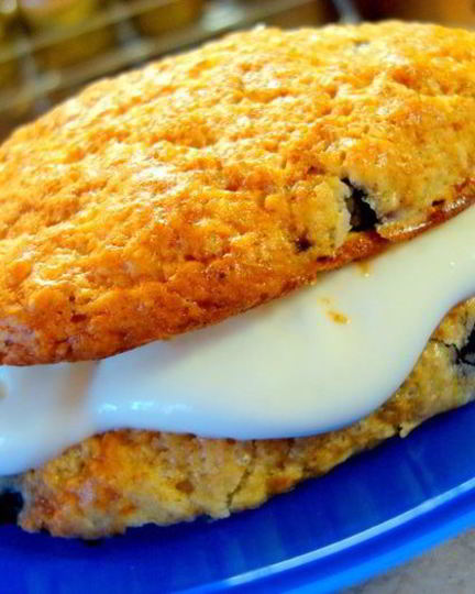 Рецепт сконов со свежей ягодой и маскарпоне