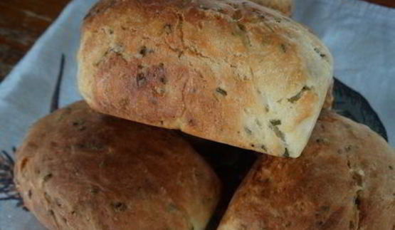 сметанный хлебушек с зелёным луком