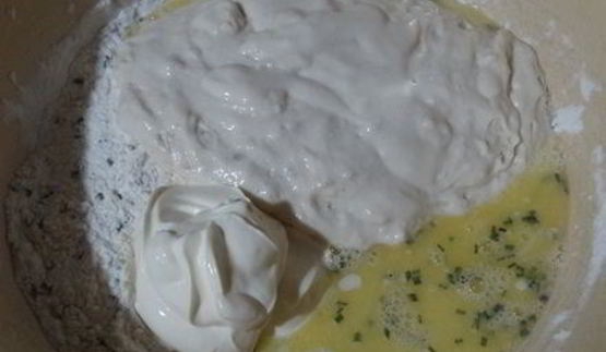 сметанный хлебушек с зелёным луком