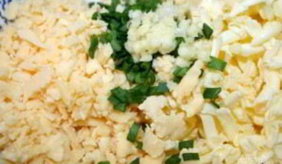 запеченный батон с сыром и чесноком