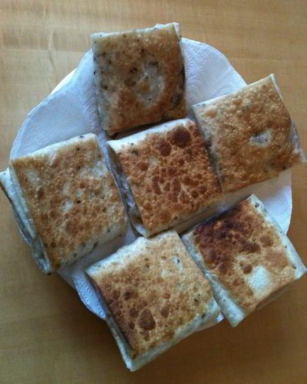 Рецепт хрустящих конвертиков из армянского лаваша на завтрак