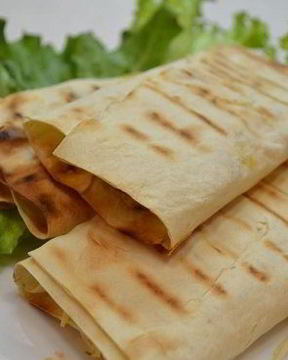 Конвертики из лаваша с курицей