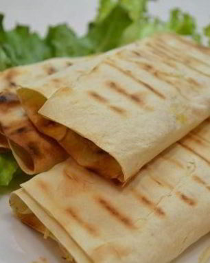 Конвертики из лаваша с курицей