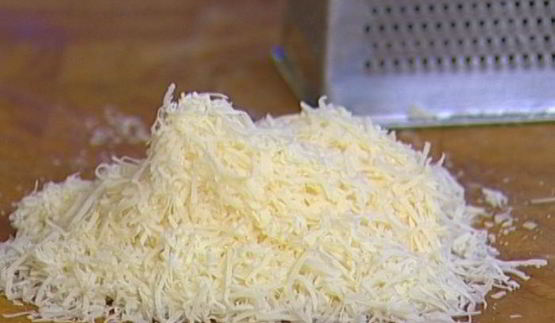 кулечки из лаваша с копченой курицей и авокадо