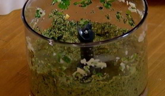 кулечки из лаваша с копченой курицей и авокадо