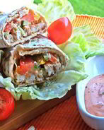 Курица с овощами в лаваше