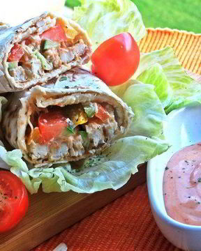 Курица с овощами в лаваше