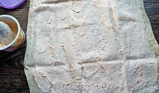 лаваш с крабовыми палочками и корейской морковкой