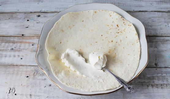 лаваш с красной рыбой и творожным сыром