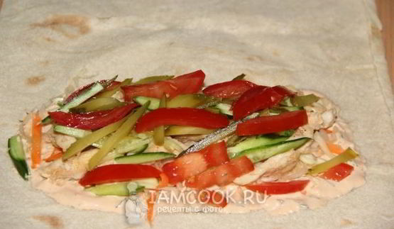 лаваш с курицей и овощами