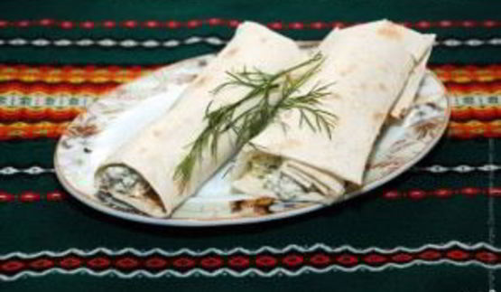 лаваш с творогом и чесноком