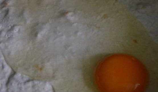 лаваш с яйцом и сыром