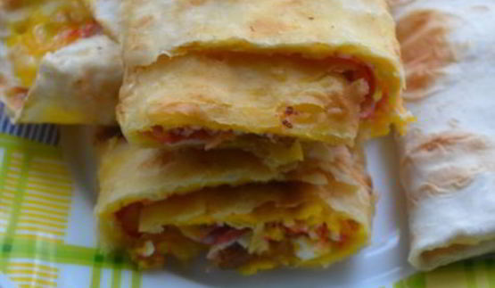 лаваш с яйцом и сыром