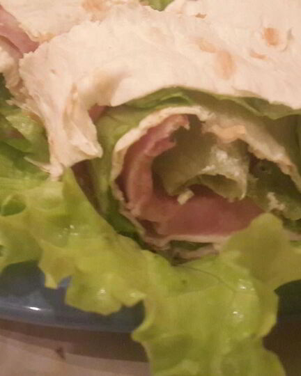 Рецепт рулета с ветчиной и сыром в лаваше