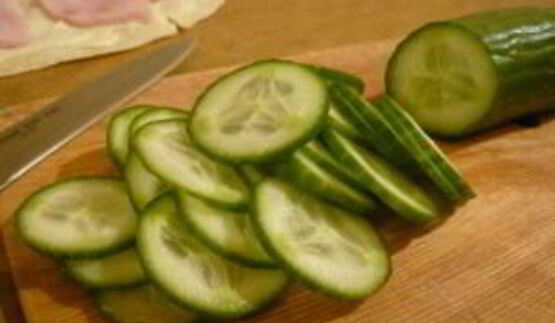 рулетики из лаваша с семгой и ветчиной