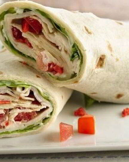 Рецепт рулетов из лаваша с помидорами и горбушей