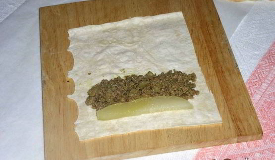 трубочки с мясной начинкой лавашони