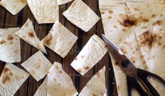 вкусные чипсы из лаваша с чесноком