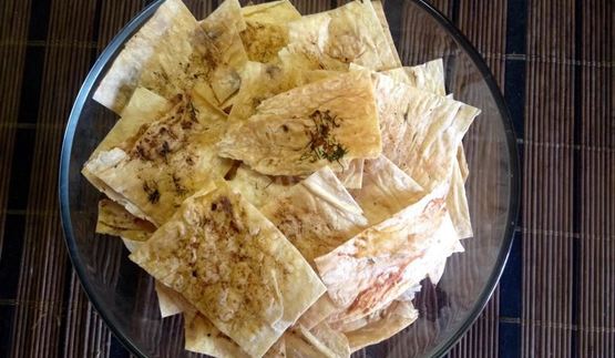 вкусные чипсы из лаваша с чесноком