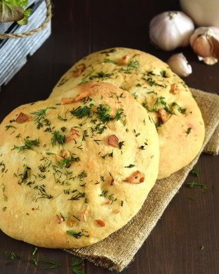 Рецепт фокаччи с чесноком