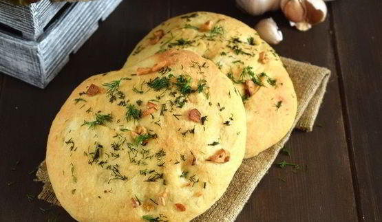фокачча с чесноком