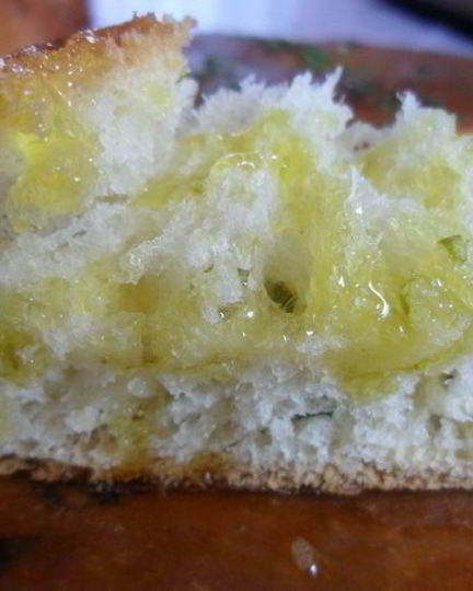 Рецепт фокаччи с зеленью и чесноком