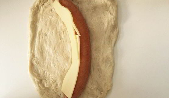 фокачча-сосидж ролл