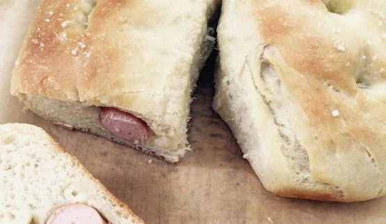 фокачча-сосидж ролл