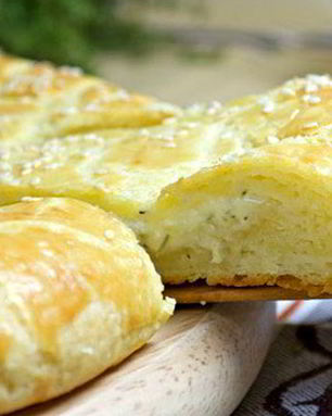 Лепешка из творожного теста с сыром