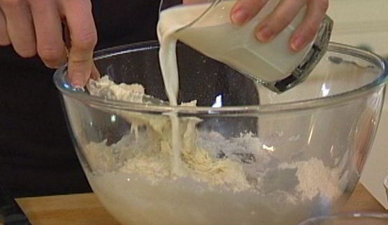 лепешка с моцареллой, фетой и орегано