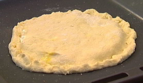 лепешка с моцареллой, фетой и орегано