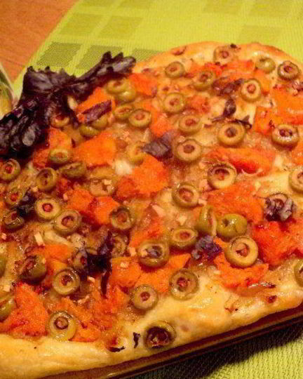 Рецепт лепешки с тыквой, оливками и луком