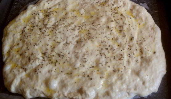 лепешка с тыквой, оливками и луком