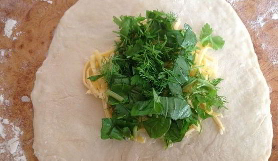 лепешки на минеральной воде с зеленью и сыром